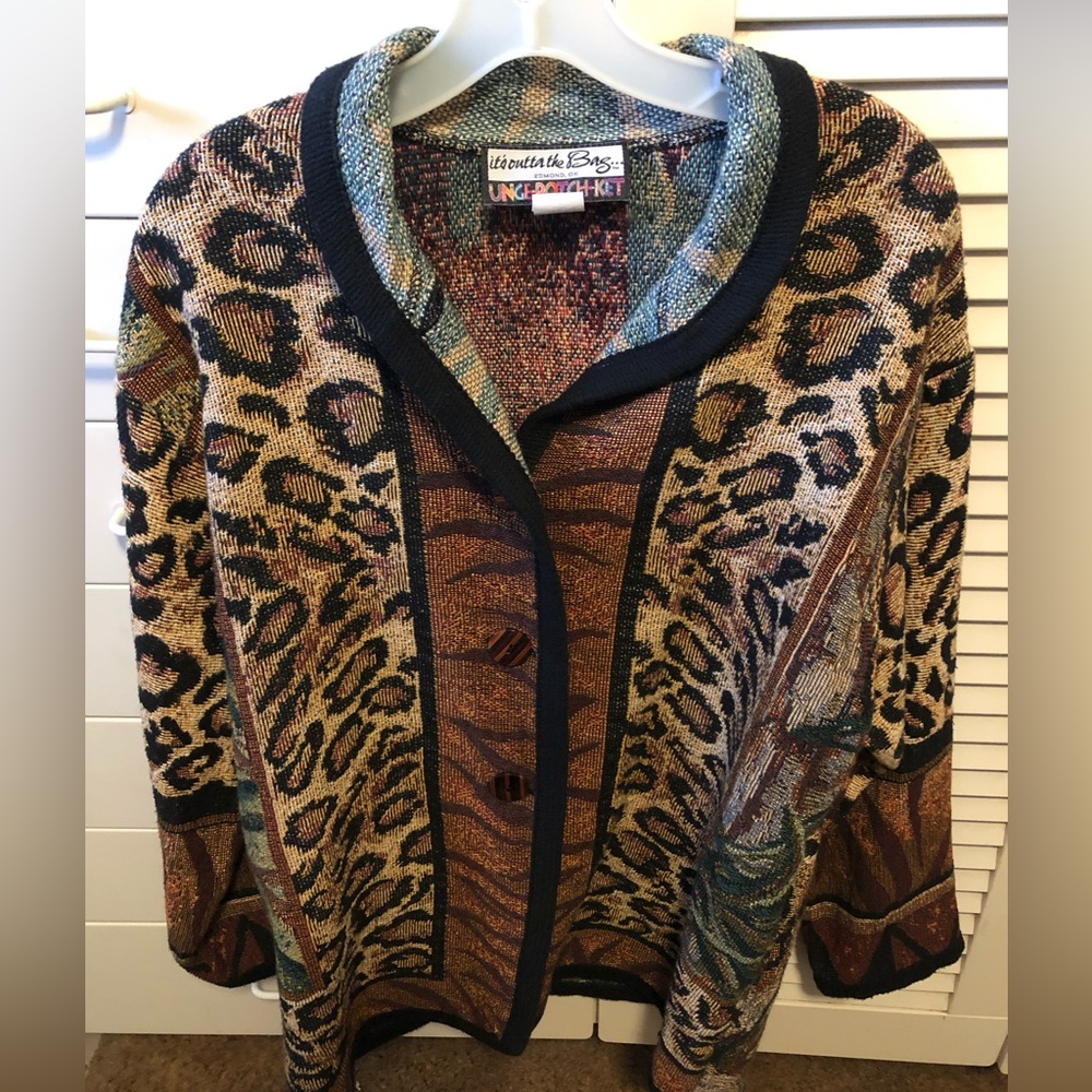 Beautiful Animal Print VTG Cardigan Jacket ❤️